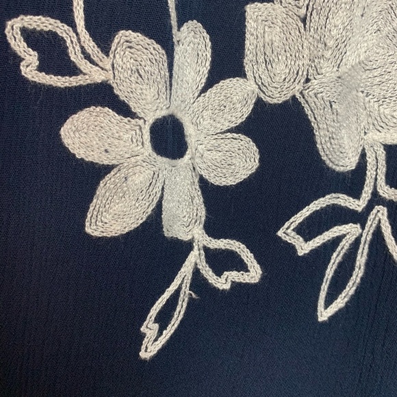 Forgotten Grace Floral Embroidered Peplum Top Sm - Picture 7 of 14